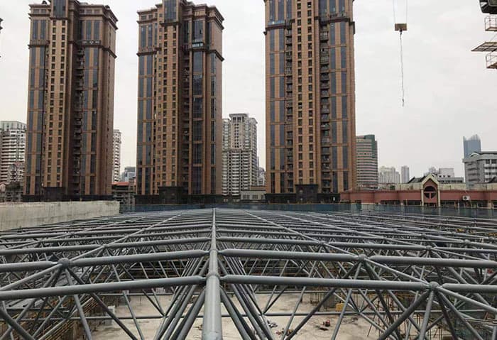 海伦螺栓球网架结构