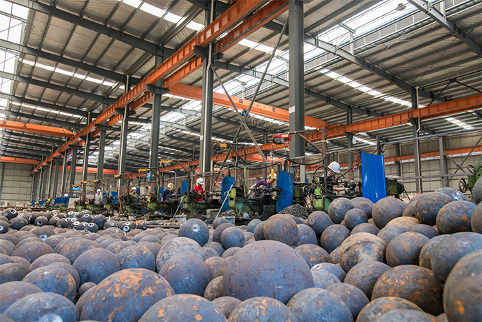 海伦网架配件车间